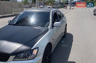 Lexus IS  2000