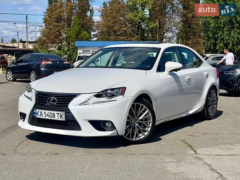 Lexus IS