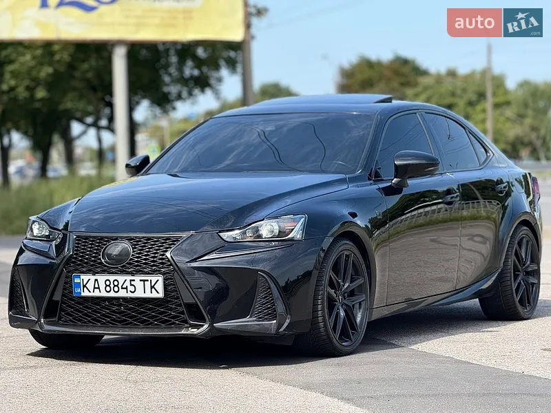 Lexus IS