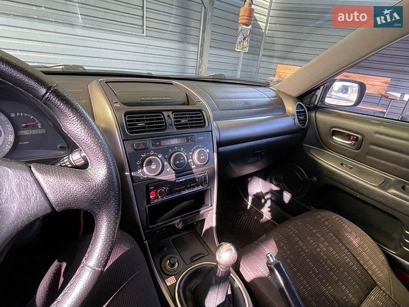 Седан Lexus IS 2000 в Миргороде