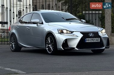 Lexus IS 2017
