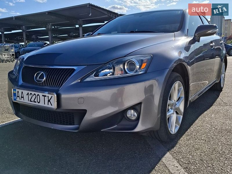 Lexus IS 2012