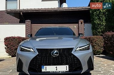 Lexus IS  2023