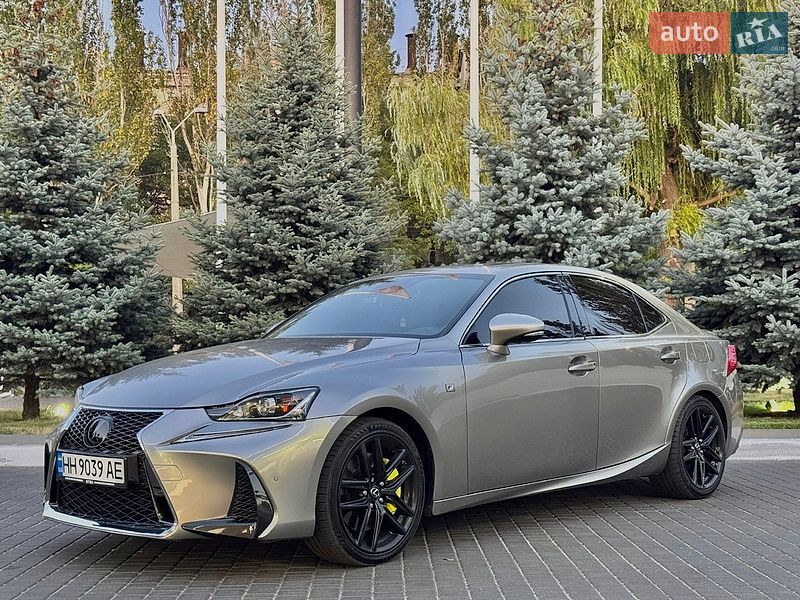 Lexus IS 2018