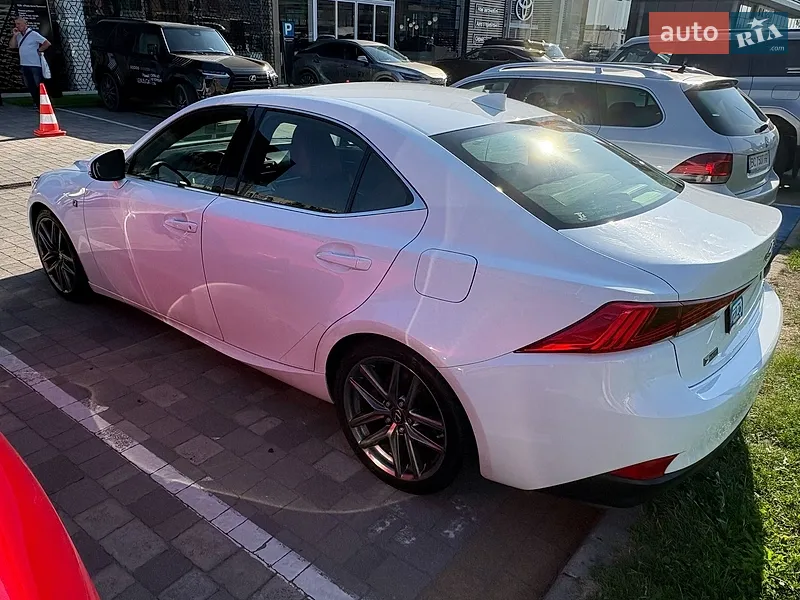 Lexus IS 2017