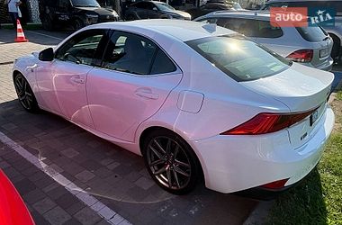 Lexus IS  2017