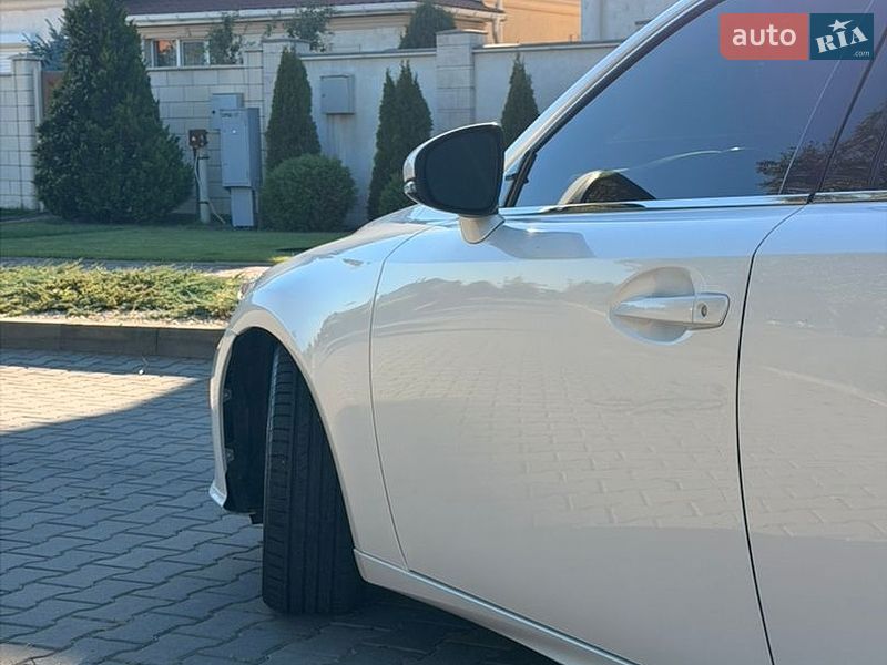 Седан Lexus IS 2015 в Одесі