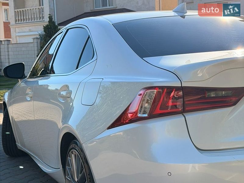 Седан Lexus IS 2015 в Одесі