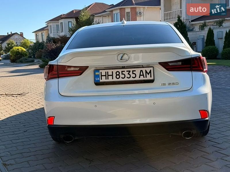 Седан Lexus IS 2015 в Одесі