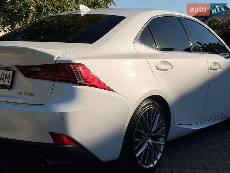 Седан Lexus IS 2015 в Одесі