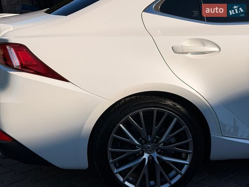 Седан Lexus IS 2015 в Одесі