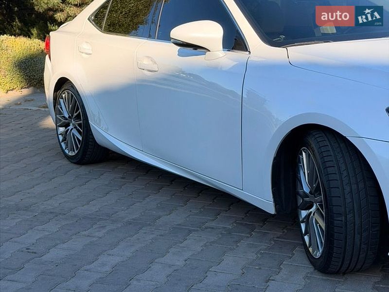Седан Lexus IS 2015 в Одесі