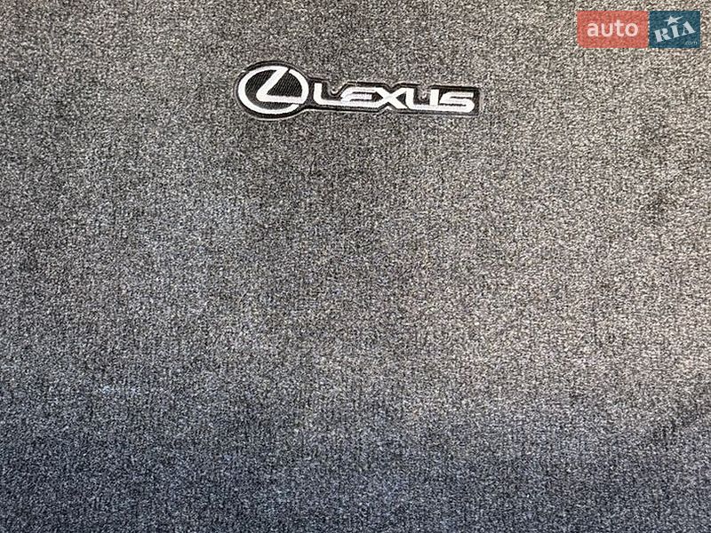 Седан Lexus IS 2015 в Одесі
