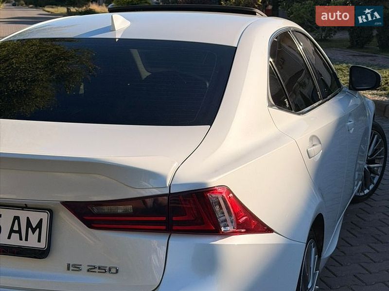 Седан Lexus IS 2015 в Одесі