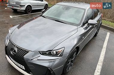 Lexus IS  2017