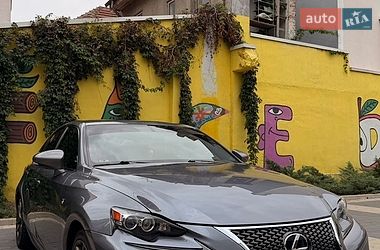 Lexus IS  2015