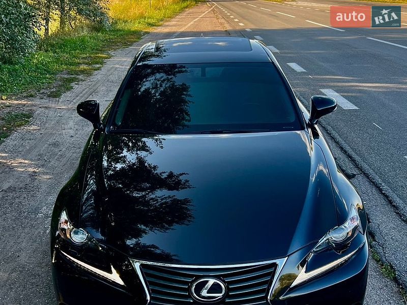 Седан Lexus IS 2016 в Киеве фото Седан Lexus IS 2016 в Киеве