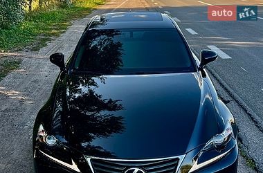 Lexus IS  2016