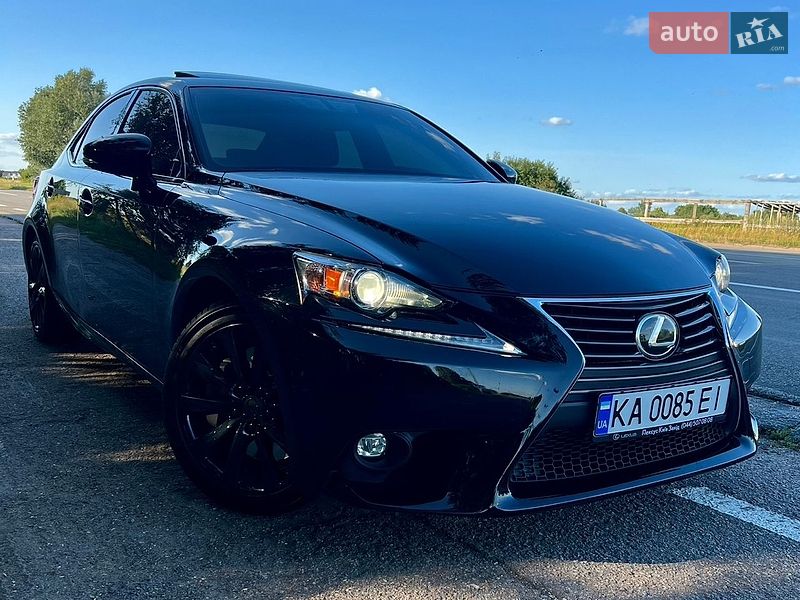 Седан Lexus IS 2016 в Киеве фото 3 Седан Lexus IS 2016 в Киеве