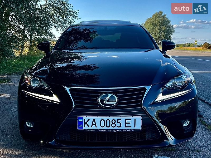 Седан Lexus IS 2016 в Киеве фото 4 Седан Lexus IS 2016 в Киеве