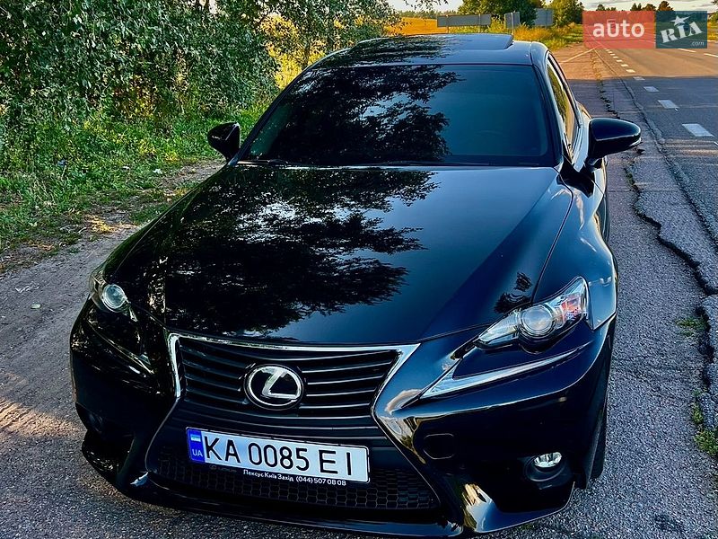 Седан Lexus IS 2016 в Киеве фото 7 Седан Lexus IS 2016 в Киеве