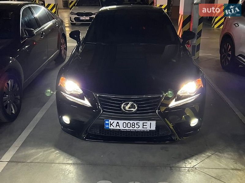 Седан Lexus IS 2016 в Киеве фото 11 Седан Lexus IS 2016 в Киеве