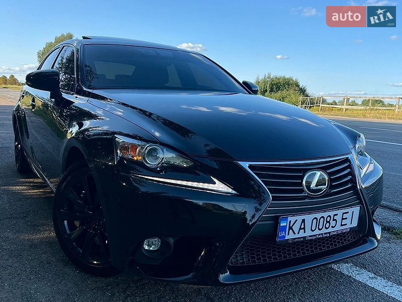 Седан Lexus IS 2016 в Киеве фото 9 Седан Lexus IS 2016 в Киеве