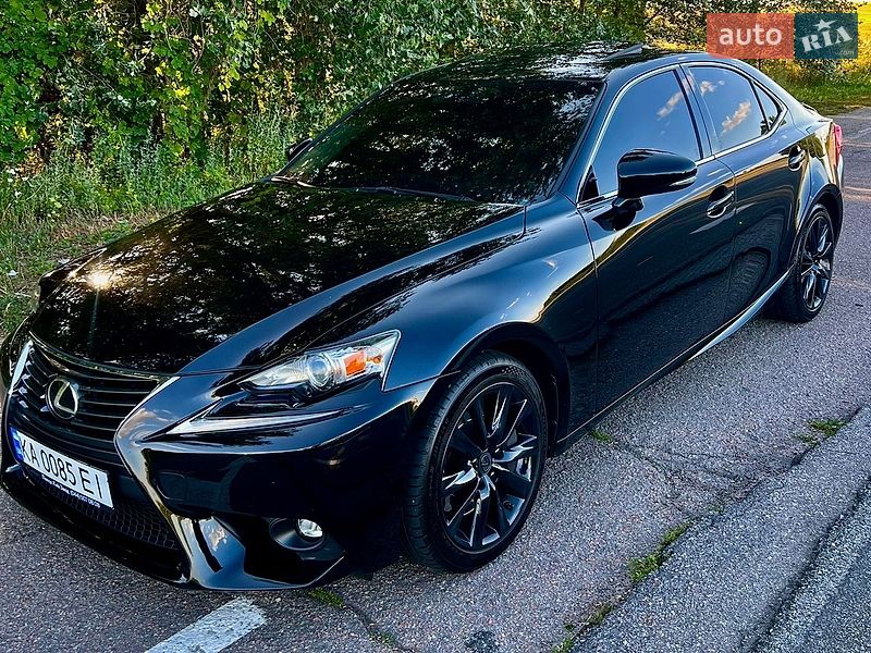 Седан Lexus IS 2016 в Киеве фото 8 Седан Lexus IS 2016 в Киеве