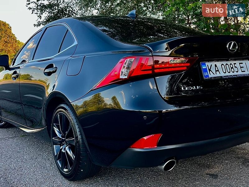 Седан Lexus IS 2016 в Киеве фото 16 Седан Lexus IS 2016 в Киеве