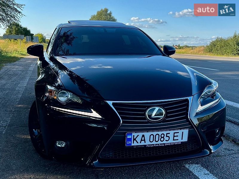 Седан Lexus IS 2016 в Киеве фото 10 Седан Lexus IS 2016 в Киеве