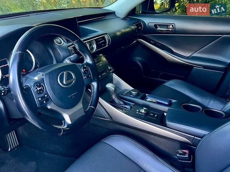 Седан Lexus IS 2016 в Киеве фото 22 Седан Lexus IS 2016 в Киеве