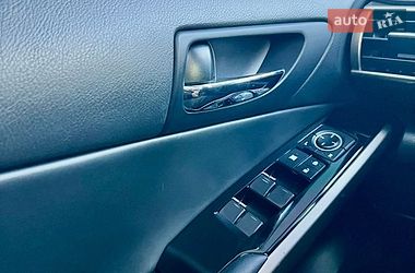 Седан Lexus IS 2016 в Киеве фото 25 Седан Lexus IS 2016 в Киеве