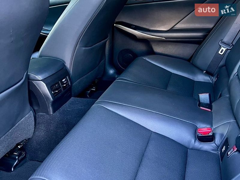 Седан Lexus IS 2016 в Киеве фото 29 Седан Lexus IS 2016 в Киеве