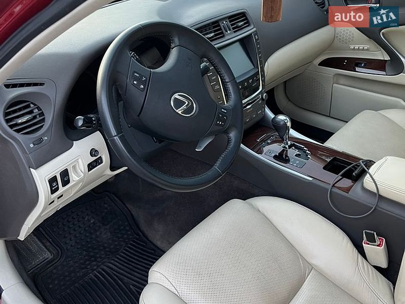 Седан Lexus IS 2010 в Первомайську