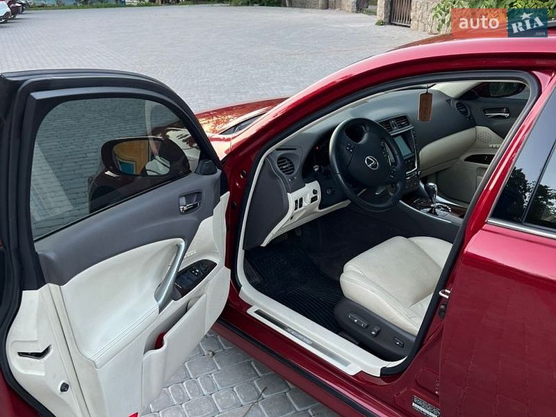 Седан Lexus IS 2010 в Первомайську