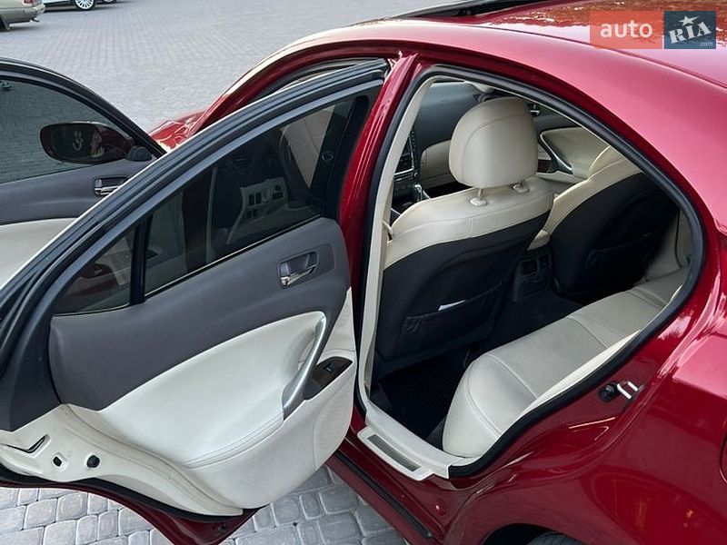 Седан Lexus IS 2010 в Первомайську