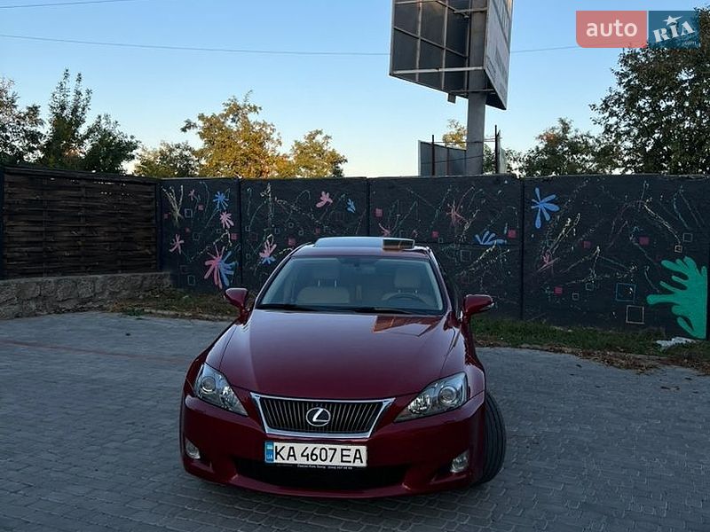 Седан Lexus IS 2010 в Первомайську
