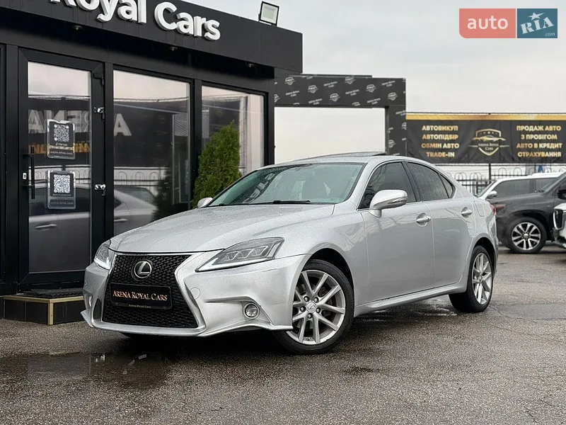 Lexus IS