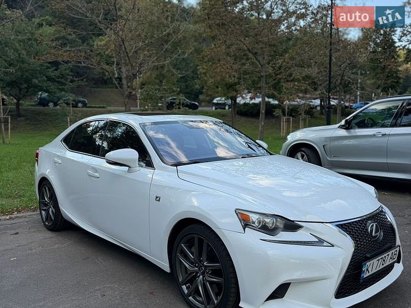 Lexus IS 2015