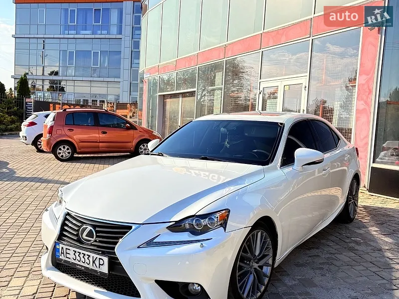 Lexus IS 2013