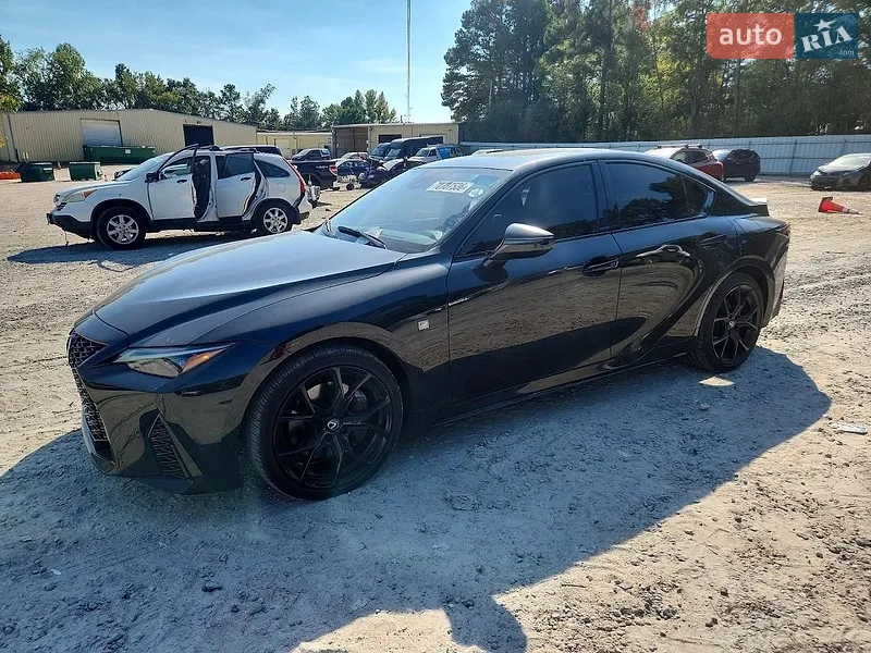 Lexus IS