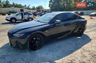 Lexus IS  2024