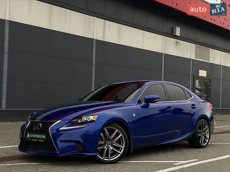 Lexus IS