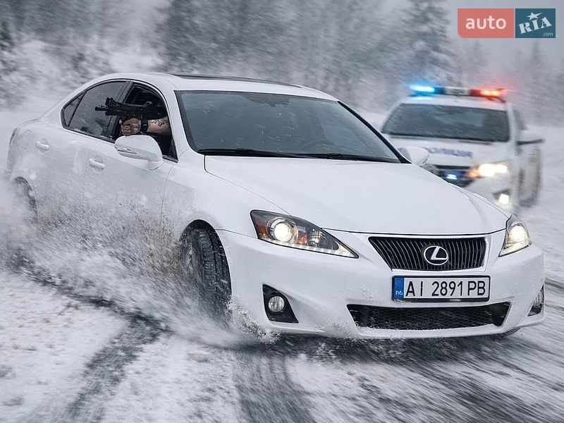 Lexus IS 2012