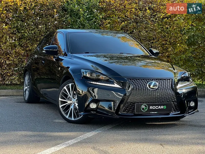 Lexus IS