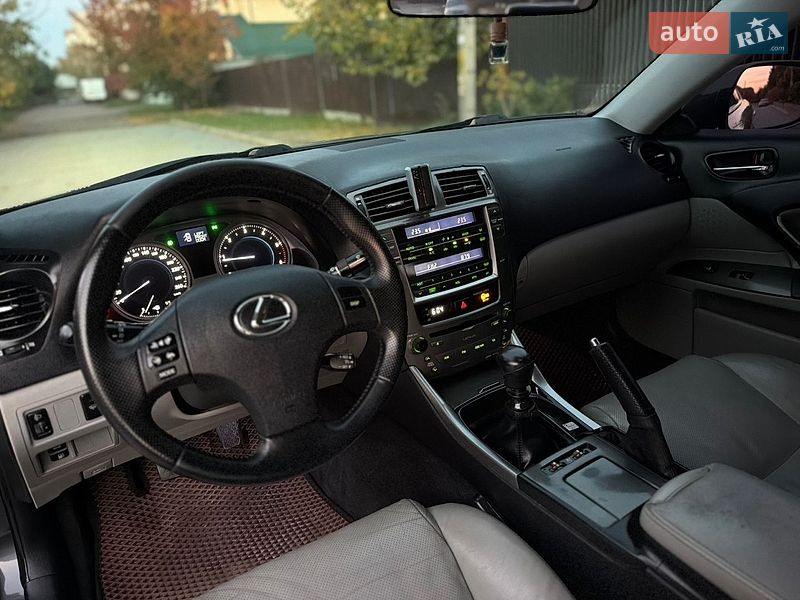 Седан Lexus IS 2006 в Чернігові