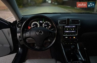 Седан Lexus IS 2006 в Чернігові