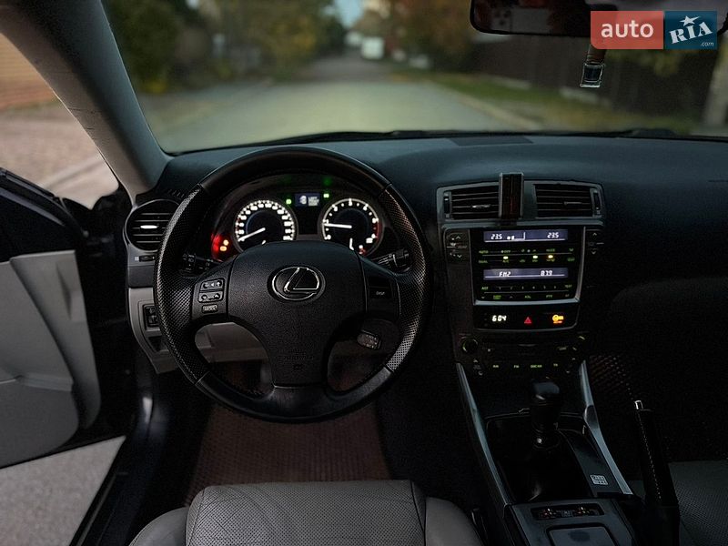 Седан Lexus IS 2006 в Чернігові