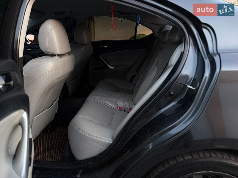 Седан Lexus IS 2006 в Чернігові