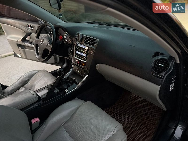 Седан Lexus IS 2006 в Чернігові